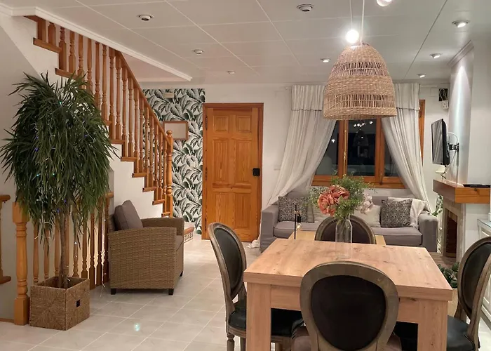 Vivienda A Pie De Playa Con Piscina Privada