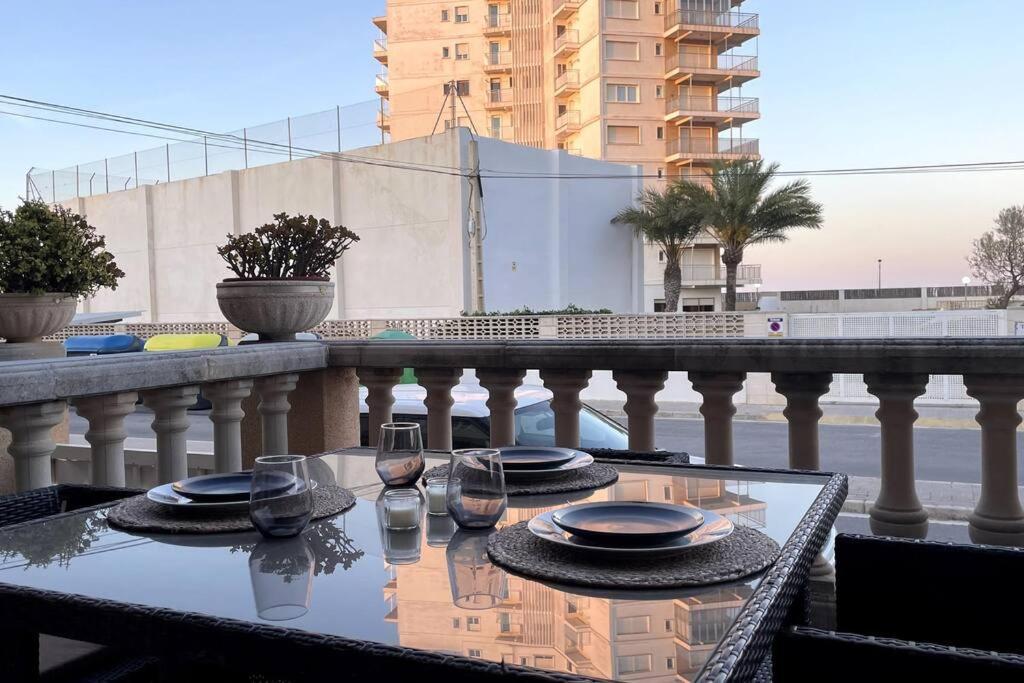 Vivienda A Pie De Playa Con Piscina Privada Sueca