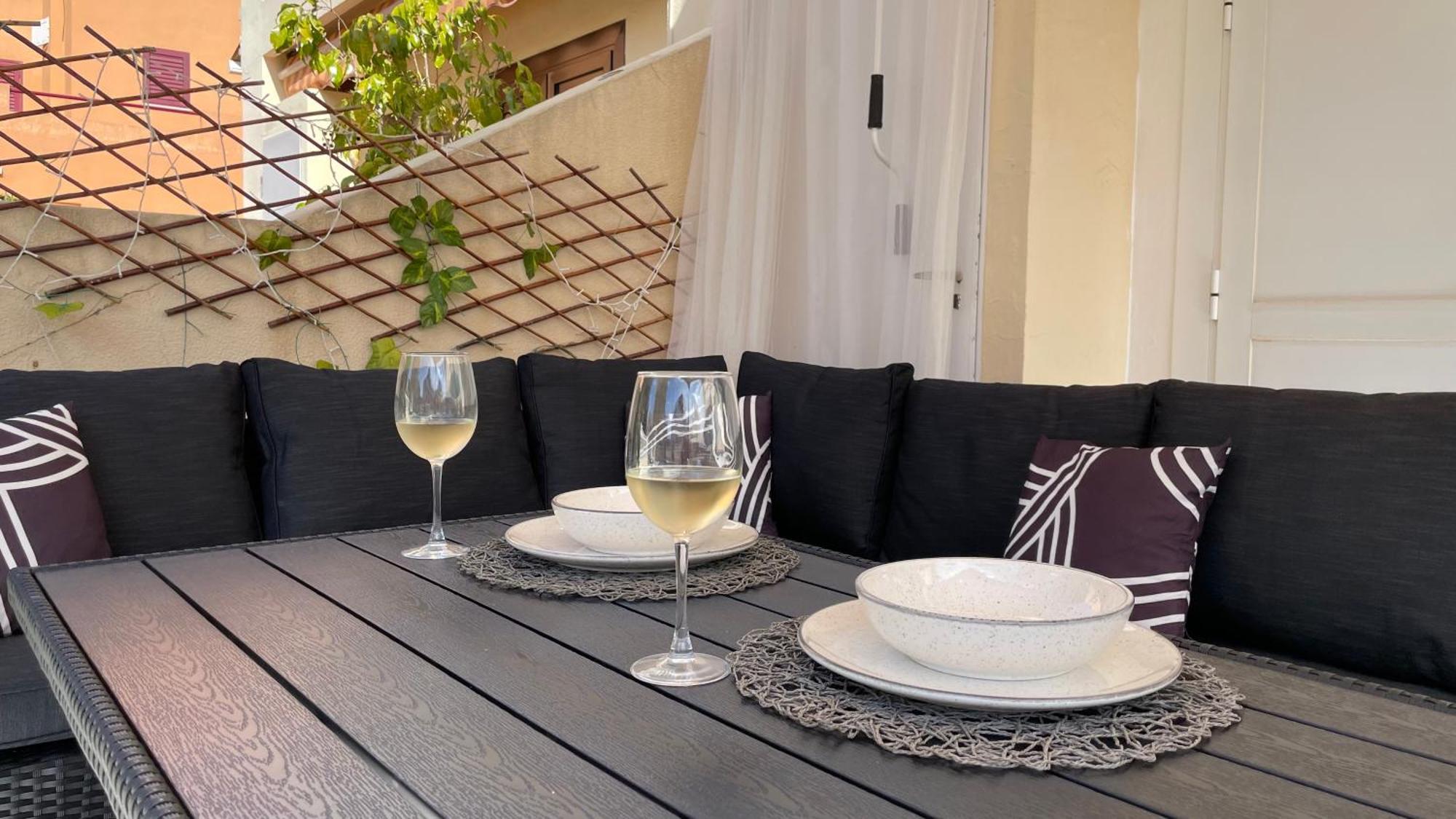 Vivienda A Pie De Playa Con Piscina Privada *