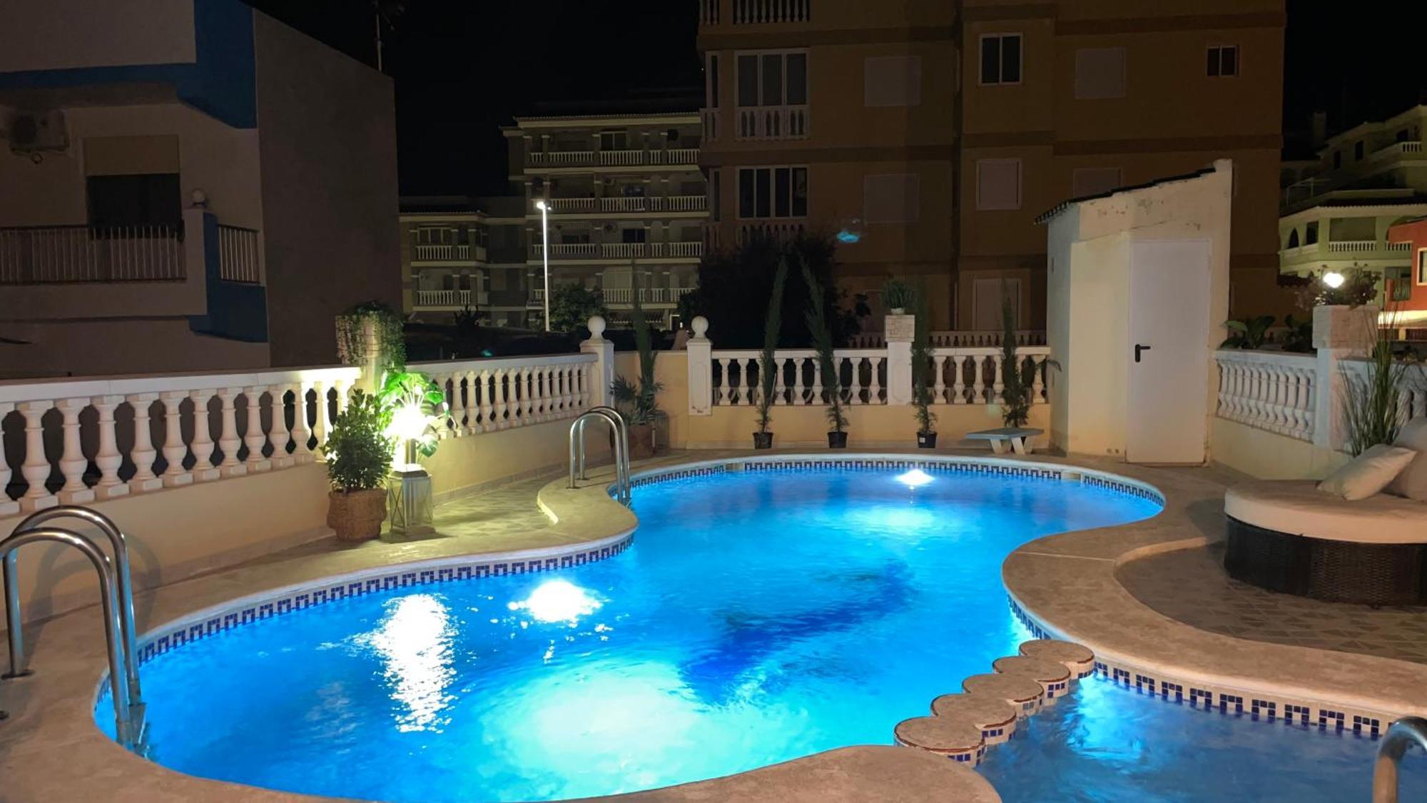 Vivienda A Pie De Playa Con Piscina Privada Sueca