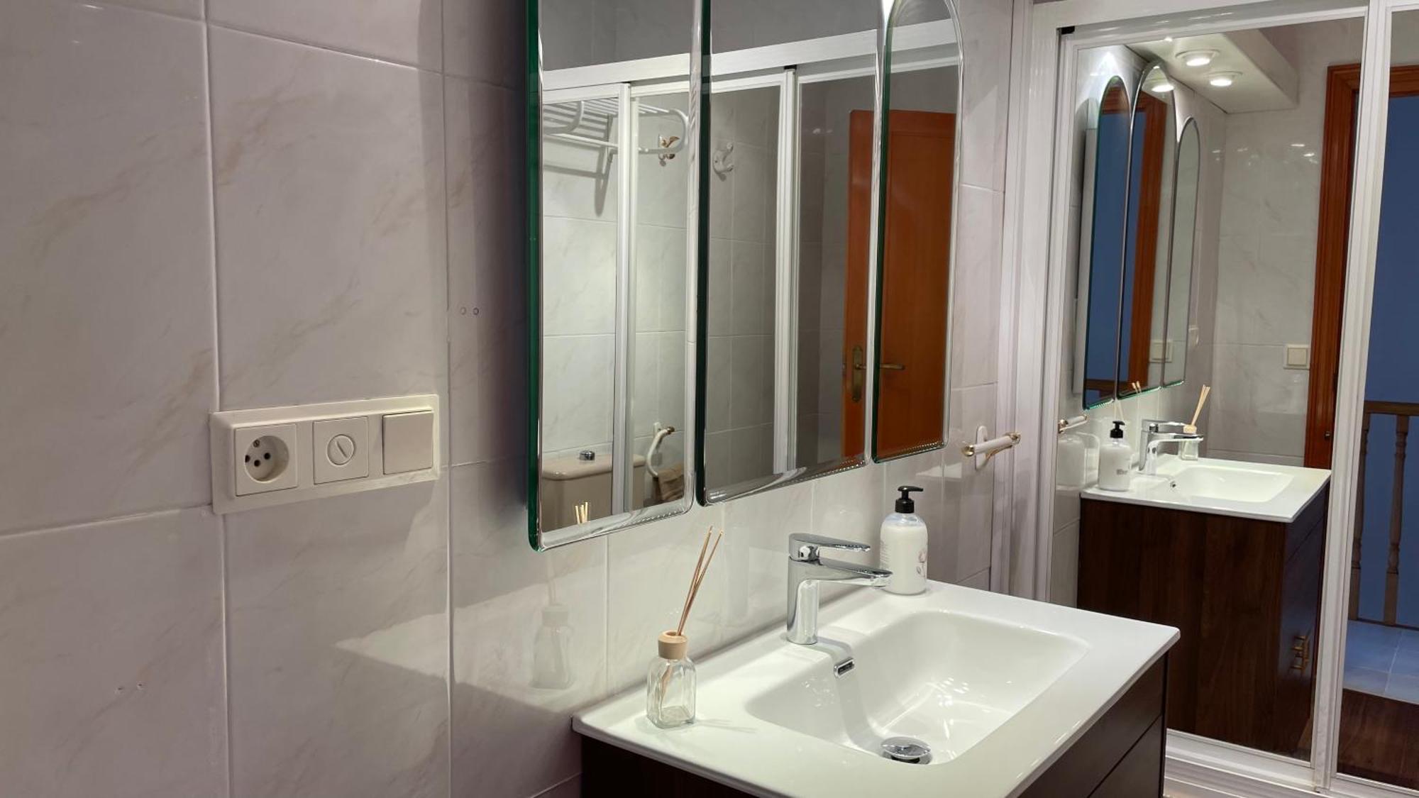 Vivienda A Pie De Playa Con Piscina Privada *